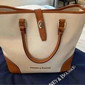 Dooney & Bourke large purse